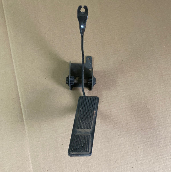 53013527AA Accelerator Pedal for Jeep Liberty KJ (02-05)